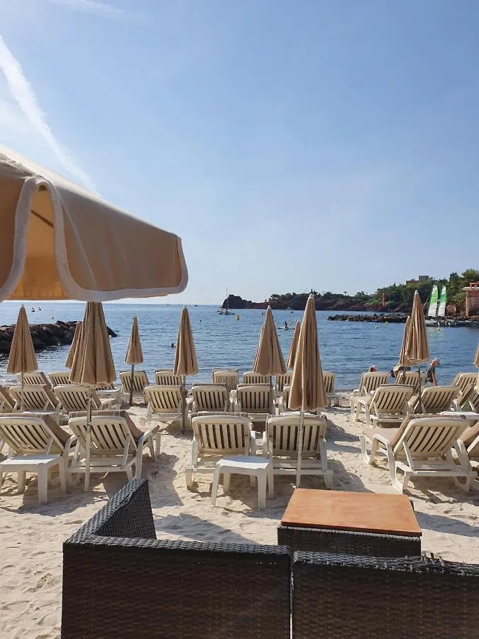 Grand Studio Calme Avec Piscine - Mandelieu