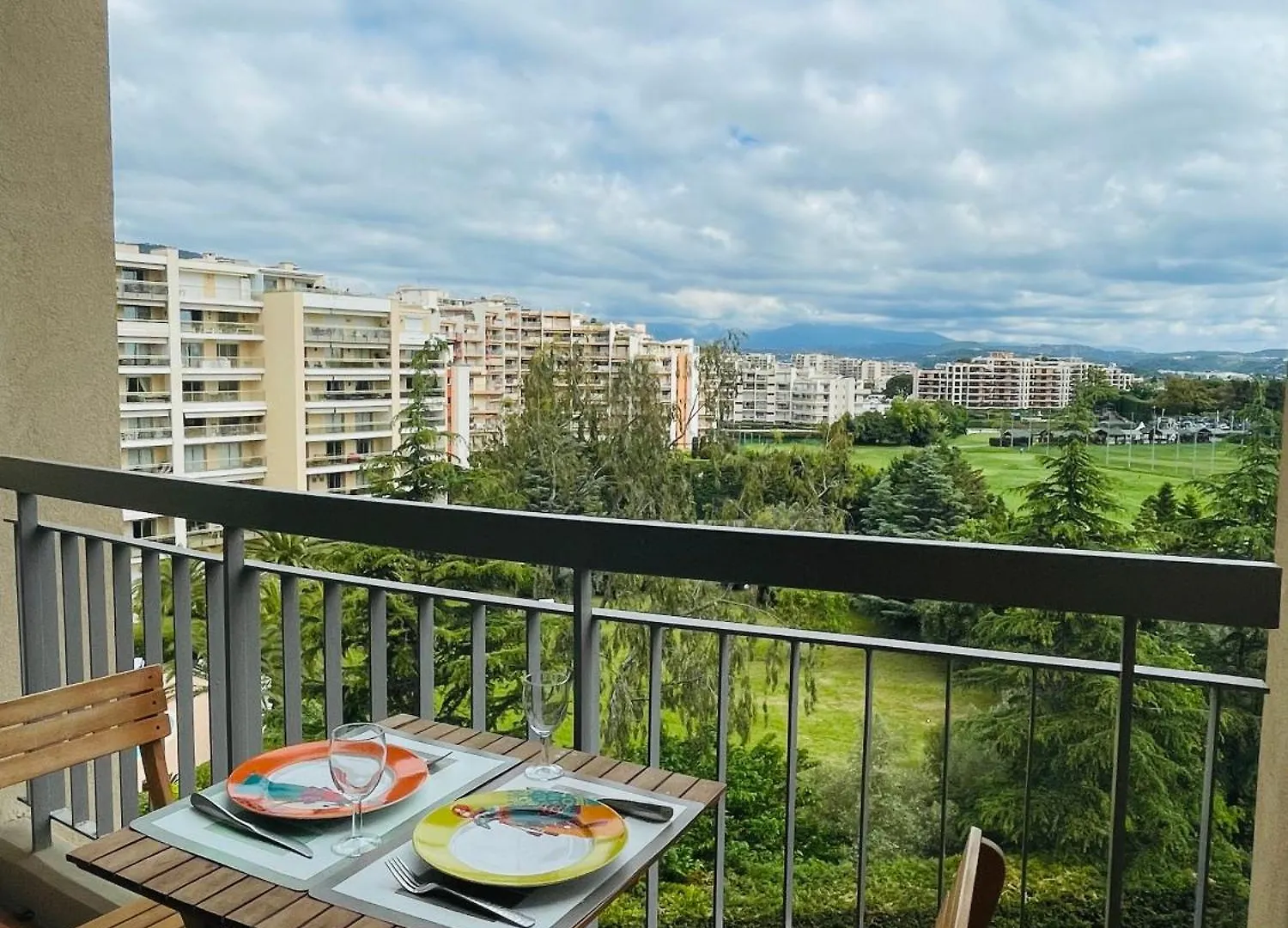 Grand Studio Calme Avec Piscine - Mandelieu